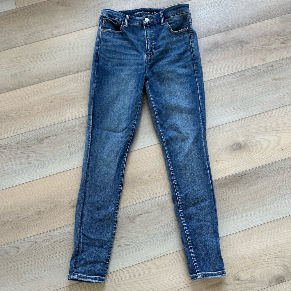 AMERICAN EAGLE High Rise Skinny Jean